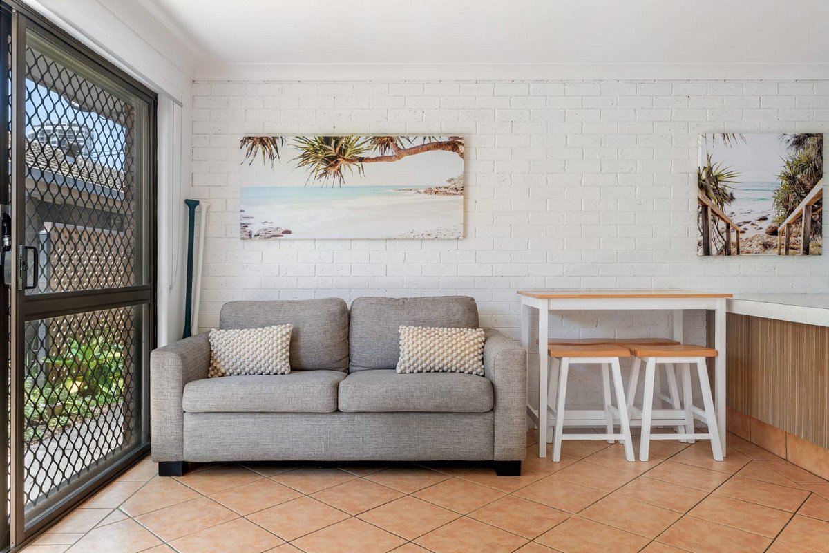 2/15 Third Avenue Palm Beach 13