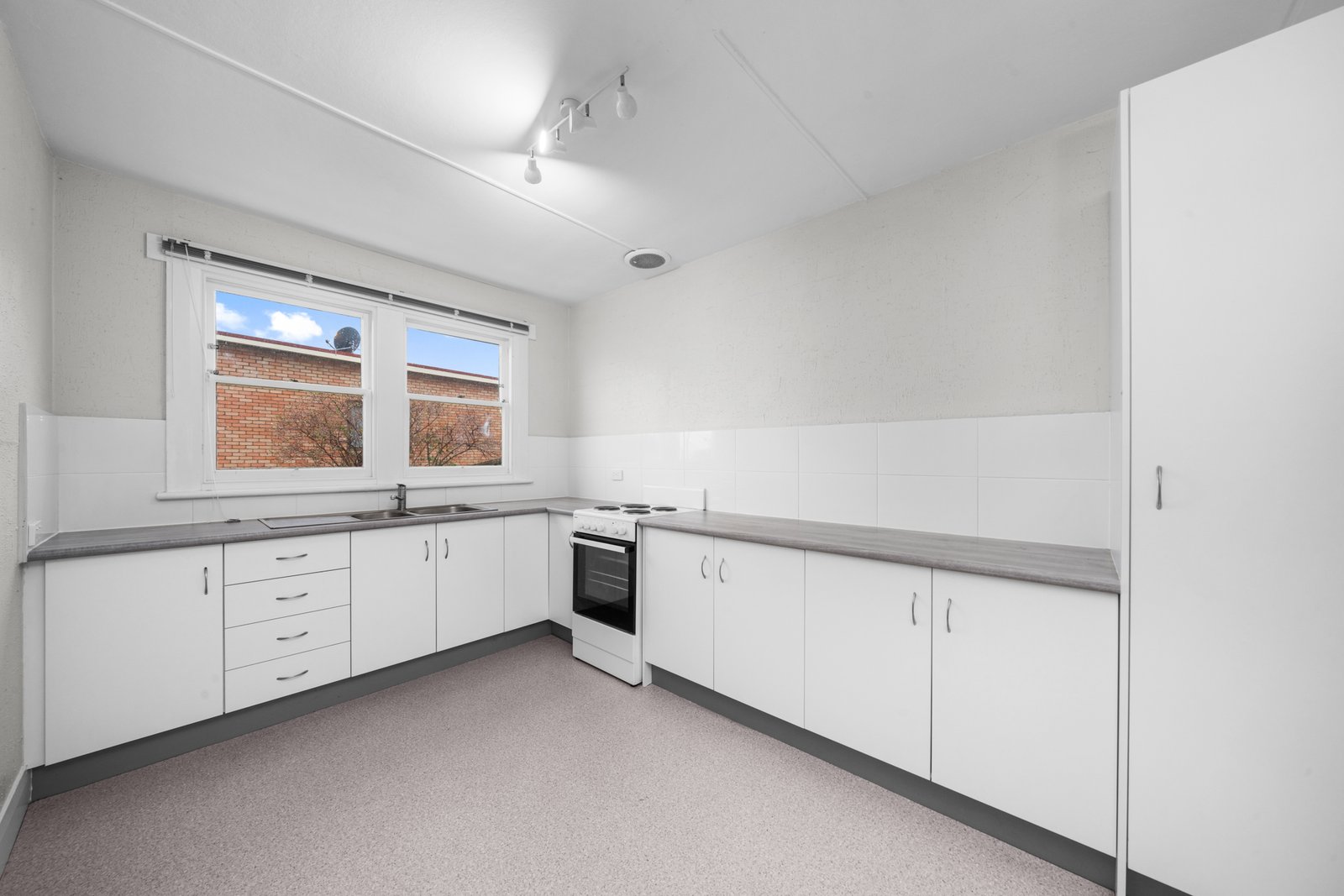 215 Tolosa Street GLENORCHY 2