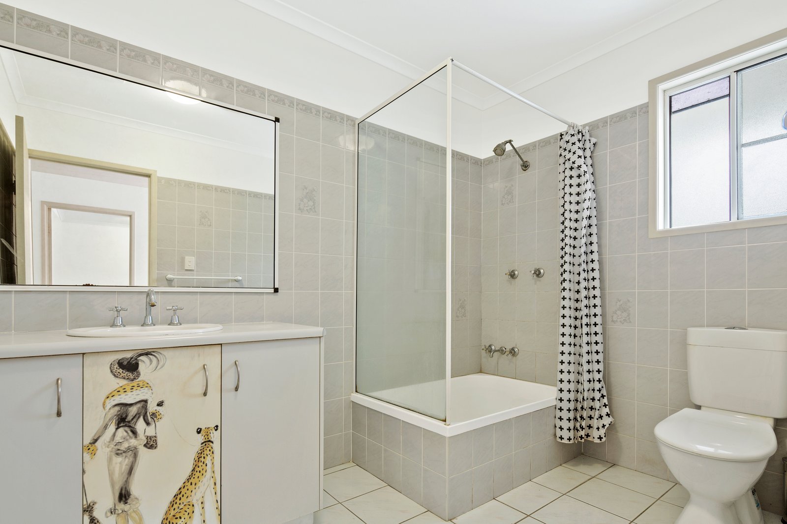 2/15 Tropic Road CANNONVALE 10