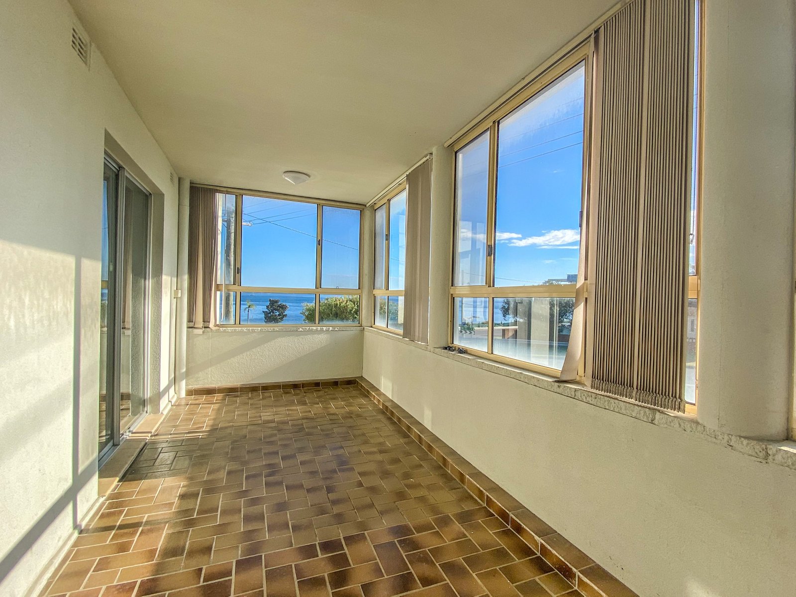 2/15 Victoria Pde  NELSON BAY 10