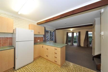 2/15 Woomerah Avenue CANNONVALE 6