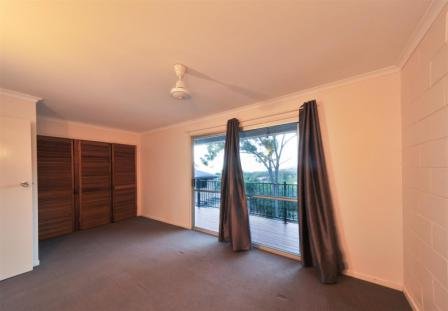 2/15 Woomerah Avenue CANNONVALE 8