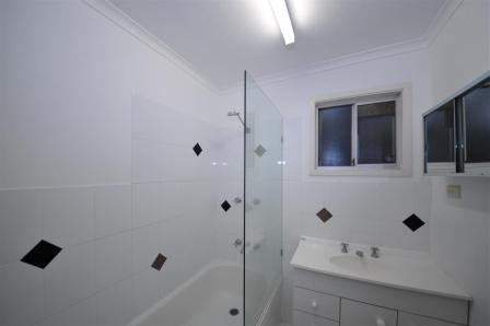 2/15 Woomerah Avenue CANNONVALE 9