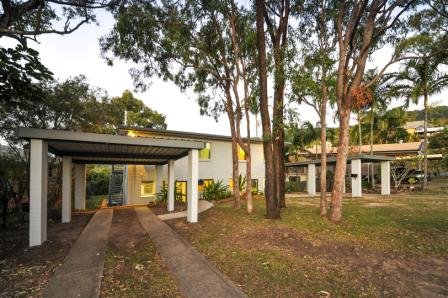 2/15 Woomerah Avenue CANNONVALE 10