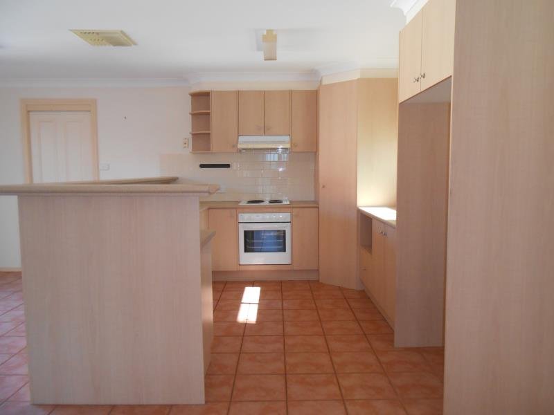 2/151 Garden Street TAMWORTH 2