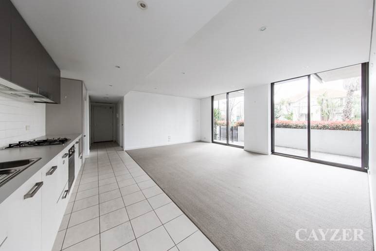 Gallery: 2/153 Beach Street