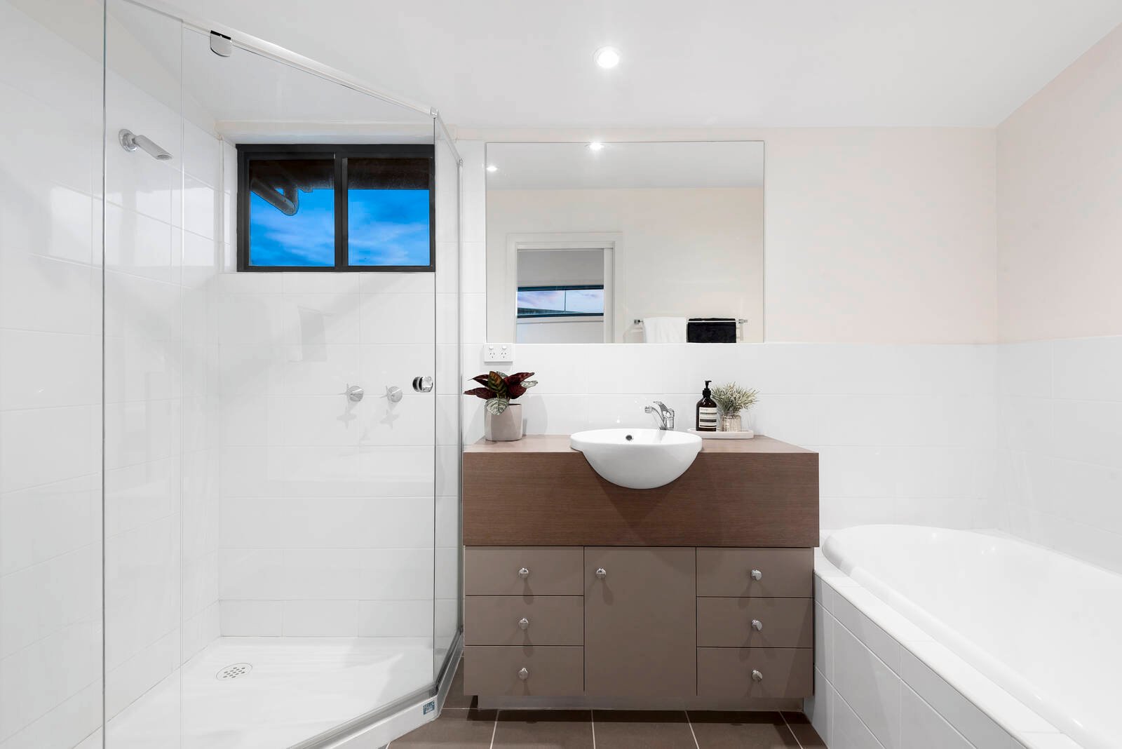 Real Estate and Property in 2/153 Stevens Street, Portarlington, VIC