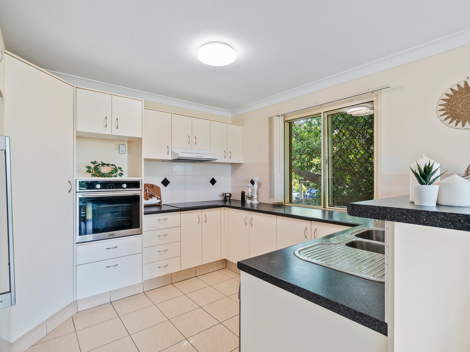 2/154 Kennedy Drive TWEED HEADS WEST 3