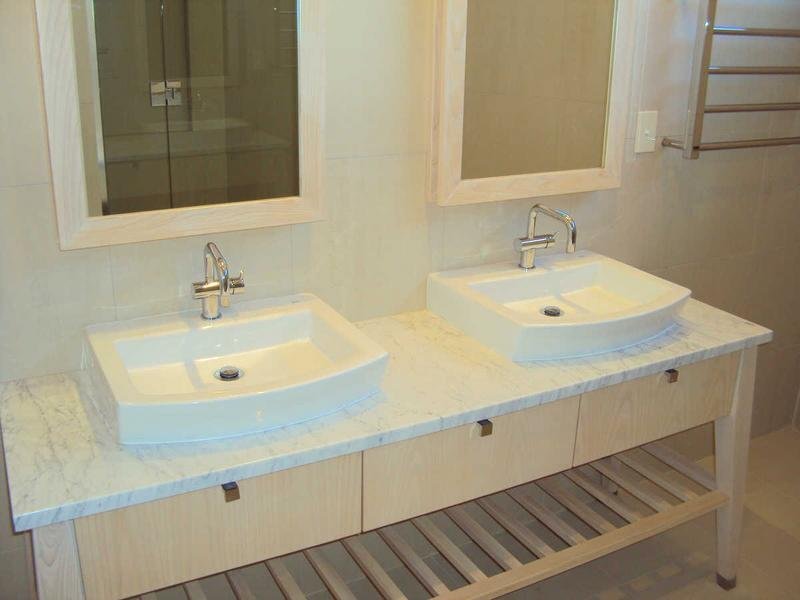 215/40 St Quentin Avenue CLAREMONT 7