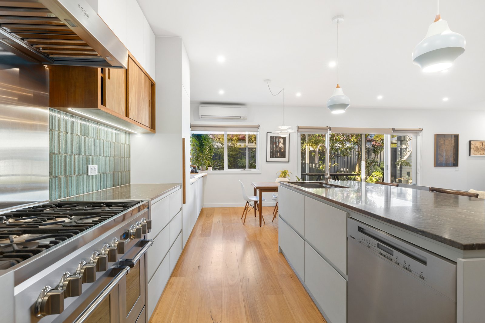 Gallery: 2/155 Kangaroo Road