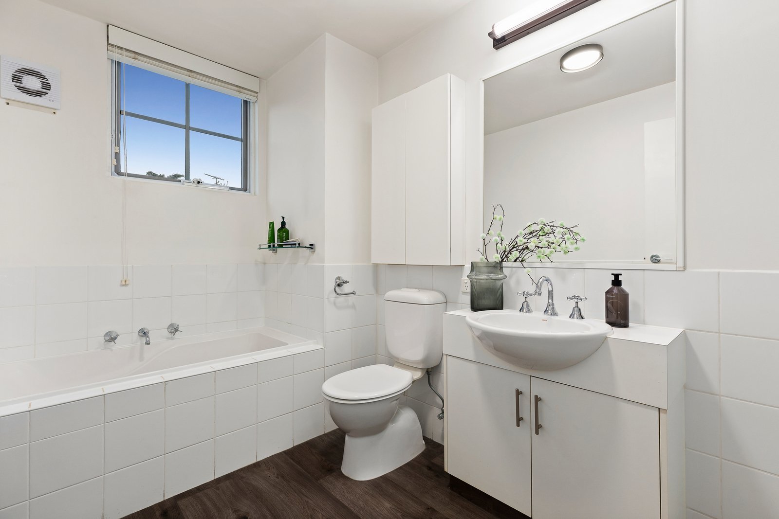 Gallery: 21/56 Beach Road