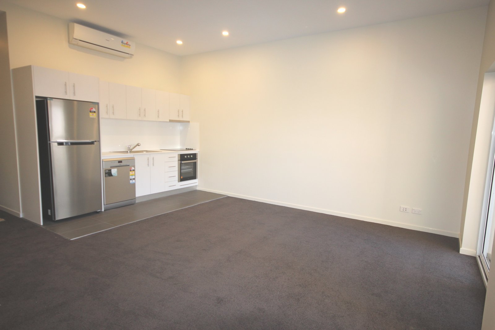 2/156 Railway Parade KOGARAH 2