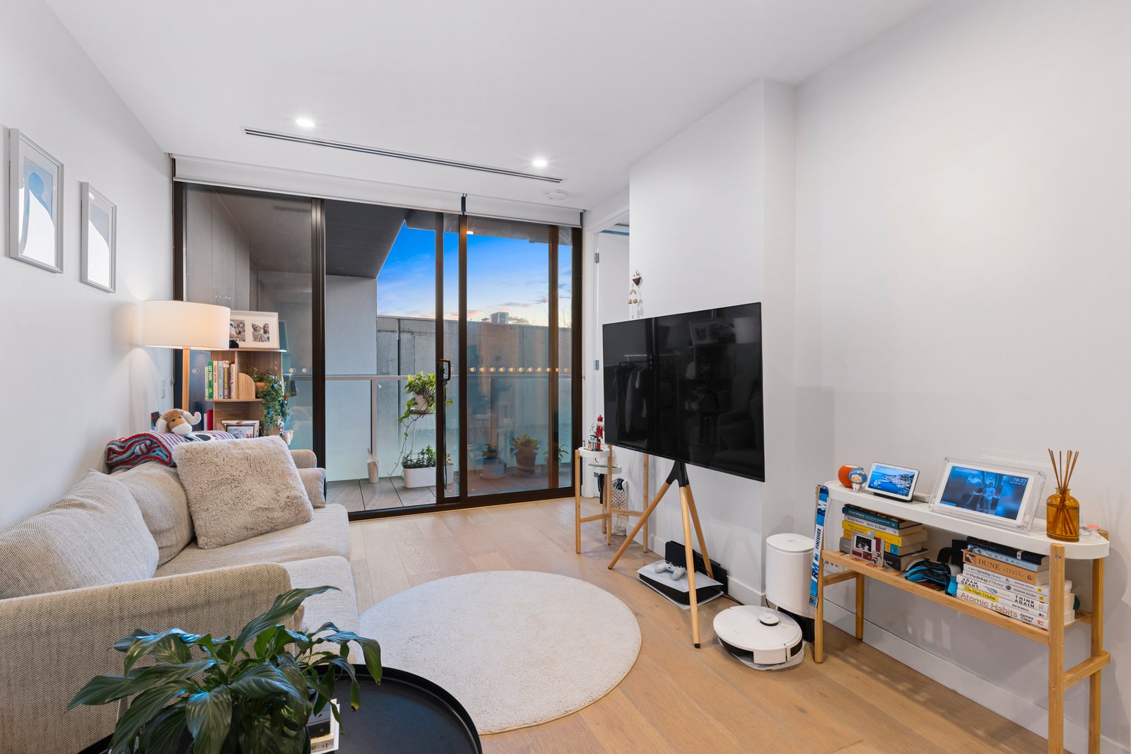 Gallery: 215/625 Glenferrie Road