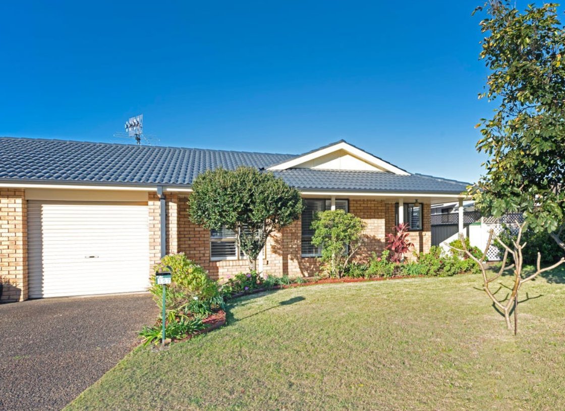 2/157 Rocky Point Road FINGAL BAY 1