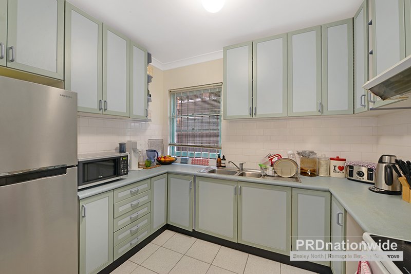 2/157 Russell Avenue DOLLS POINT 3