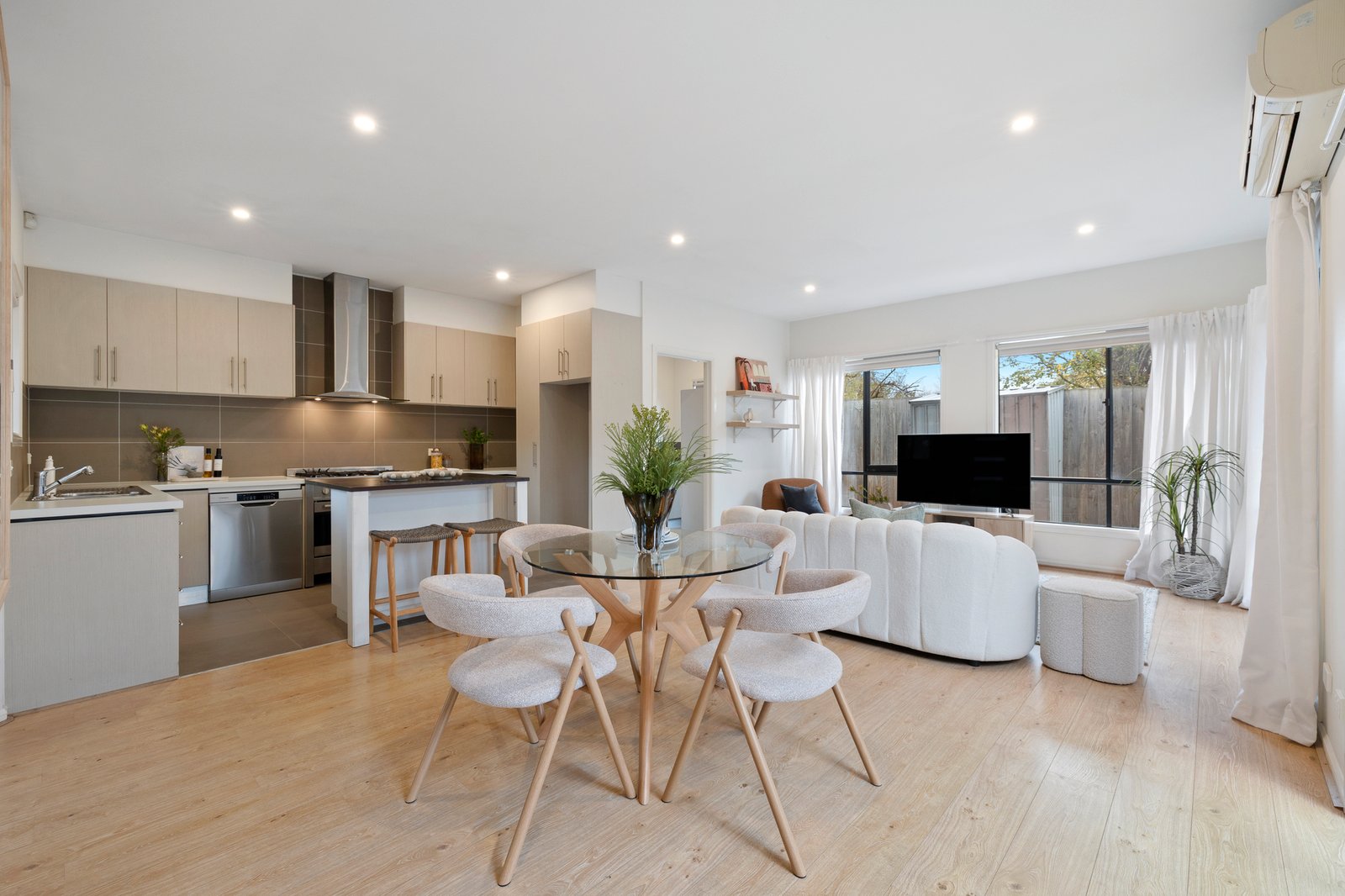 Gallery: 2/157 Warrigal Road