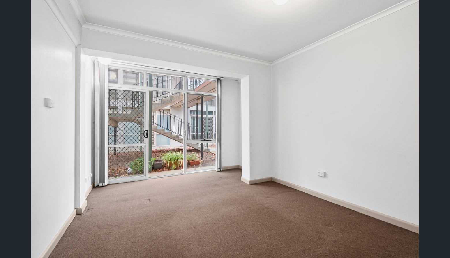 Gallery: 2/159-161 Roslyn Road