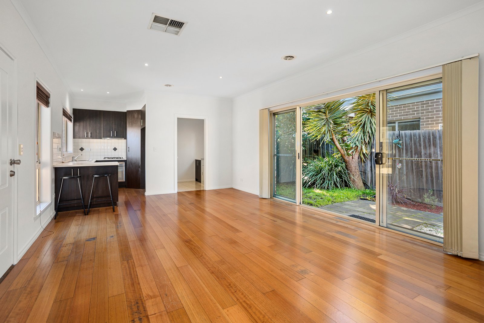 Gallery: 2/15A Edward Avenue