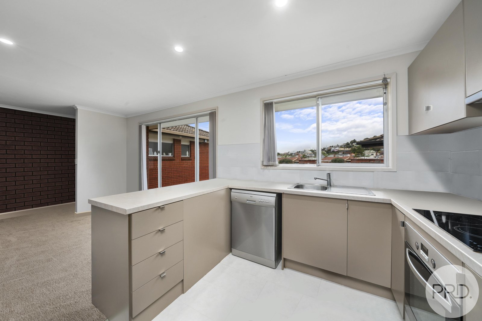 2/15A Stansall Street GLENORCHY 3