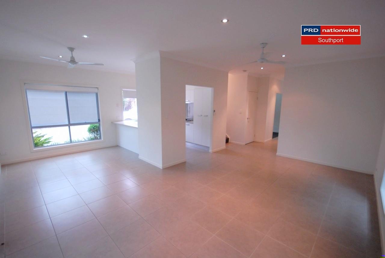 2/16-18 Geoff Wolter Drive MOLENDINAR 2