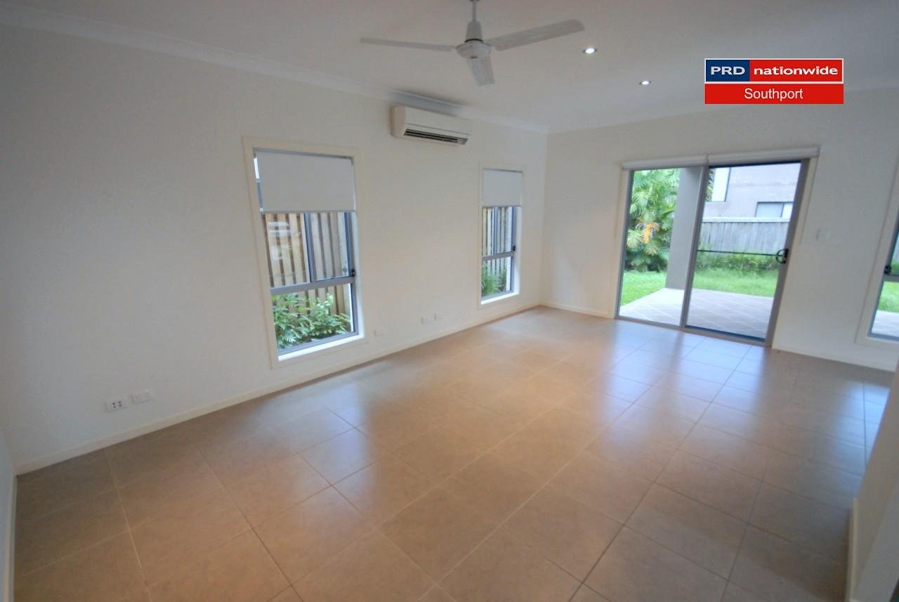 2/16-18 Geoff Wolter Drive MOLENDINAR 3