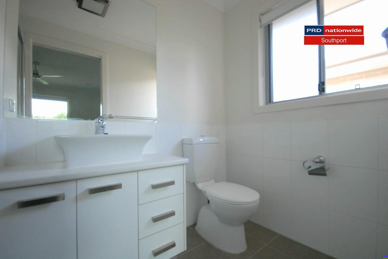 2/16-18 Geoff Wolter Drive MOLENDINAR 8