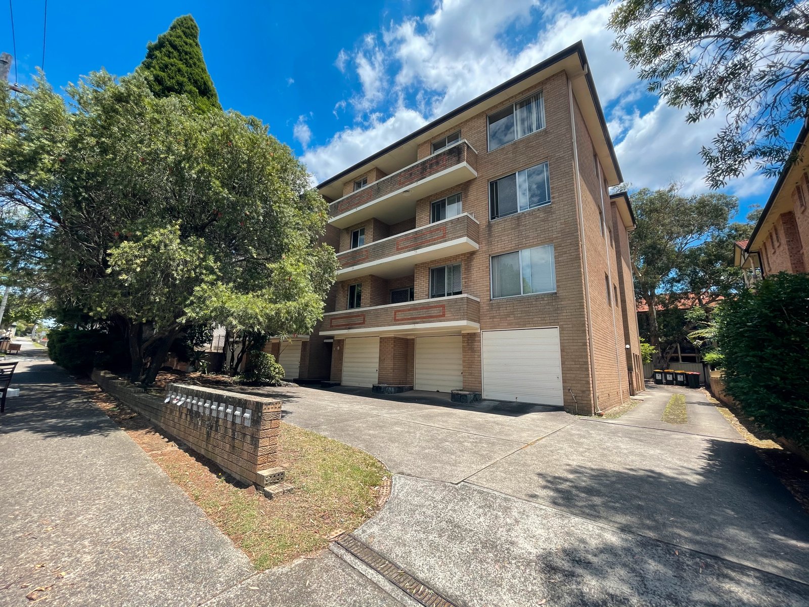 2/16-18 Kitchener Street KOGARAH 1