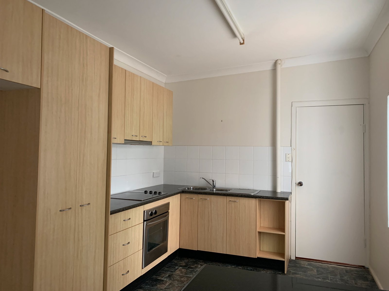 2/16-18 Twenty Eighth Avenue PALM BEACH 1