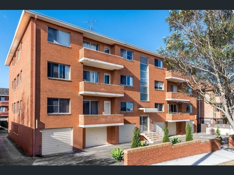 2/16-22 Guinea Street KOGARAH 1