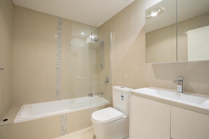 21/6-8 John Tipping Grove Penrith 4