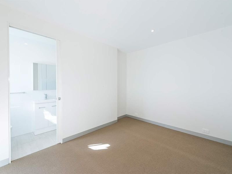 Real Estate and Property in 2/16 Alder Street, Caulfield South, VIC