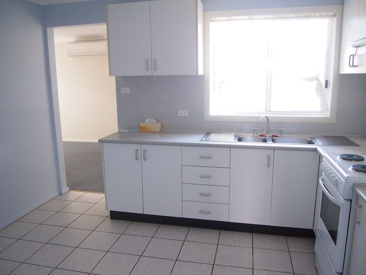 2/16 Blackshaw Ave  MORTDALE 3