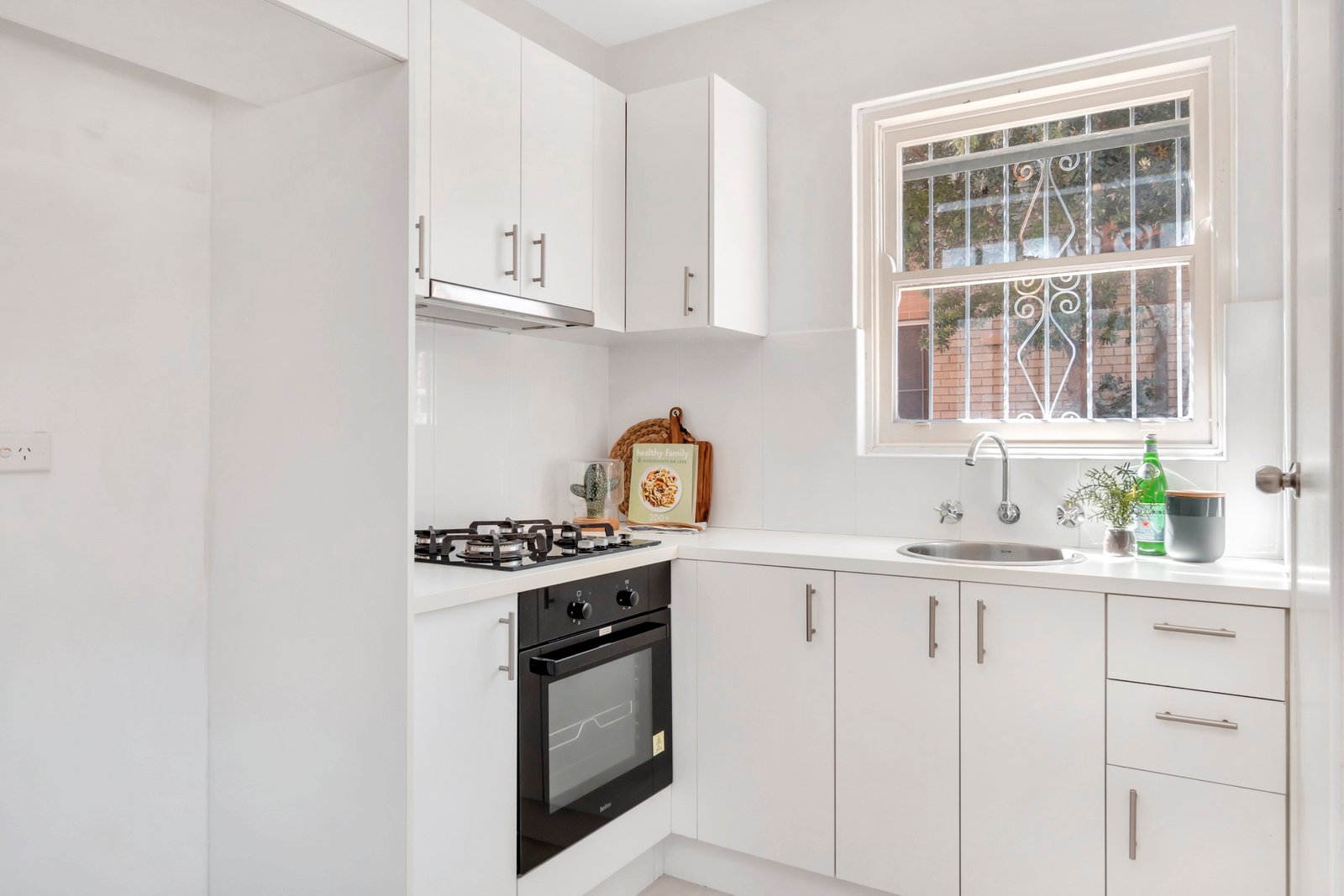 2/16 Brittain Crescent HILLSDALE 3