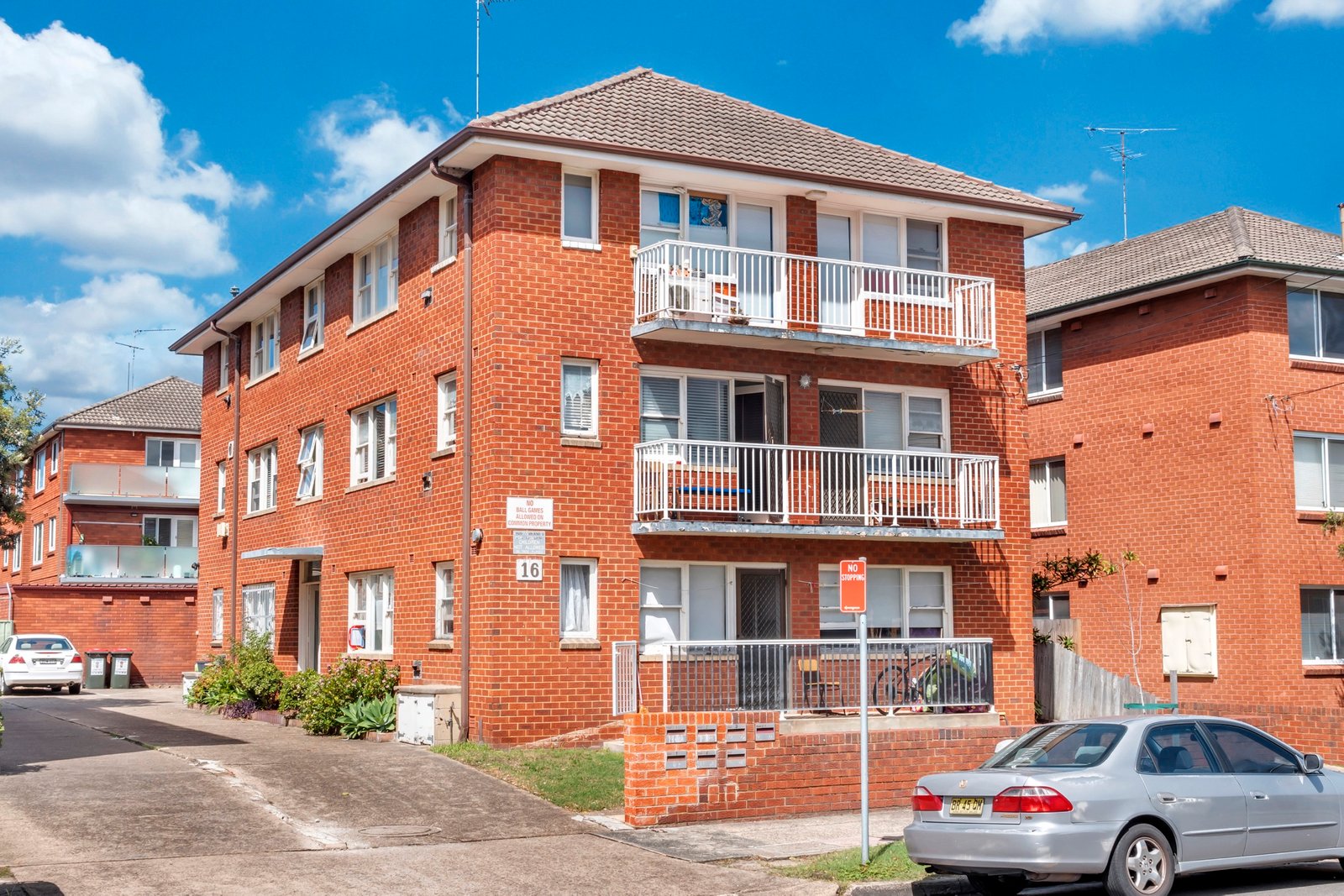 2/16 Brittain Crescent HILLSDALE 7