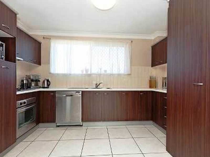 2/16 Cameron Street NUNDAH 2