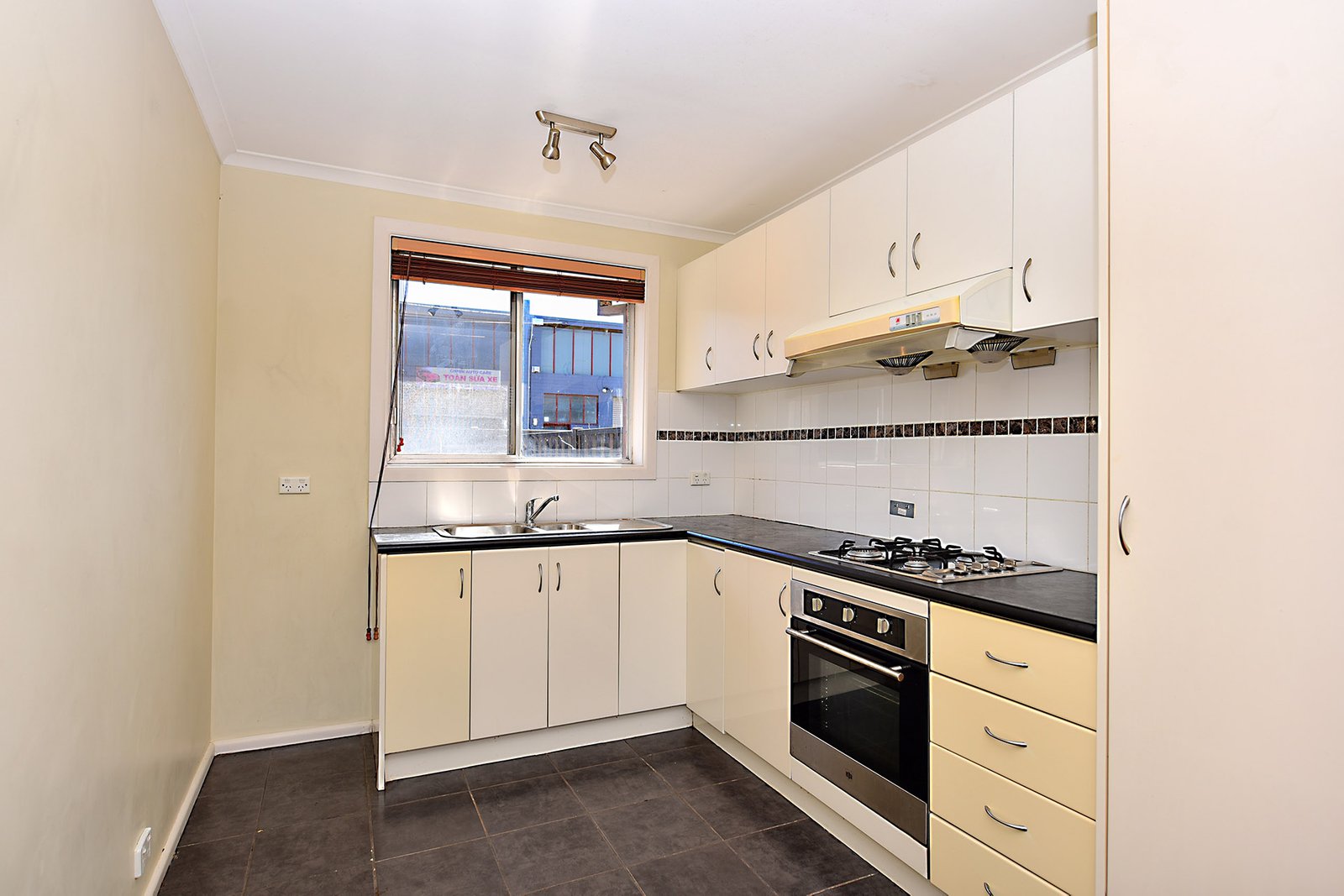 Gallery: 2/16 Clive Street