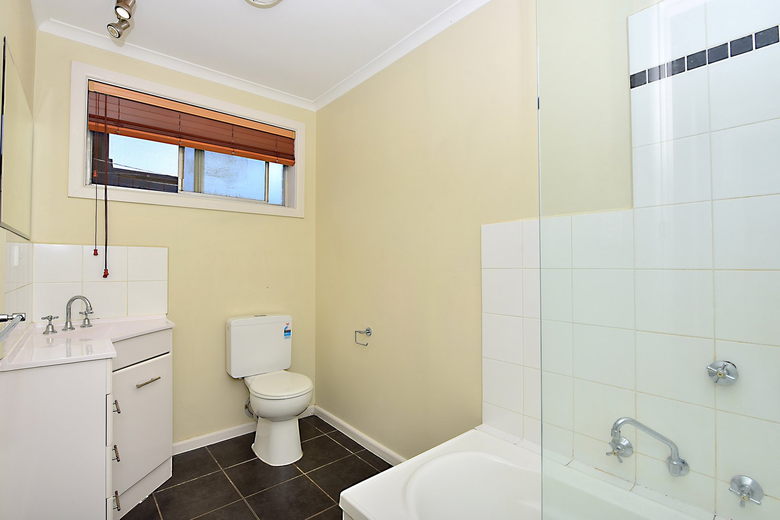 Gallery: 2/16 Clive Street