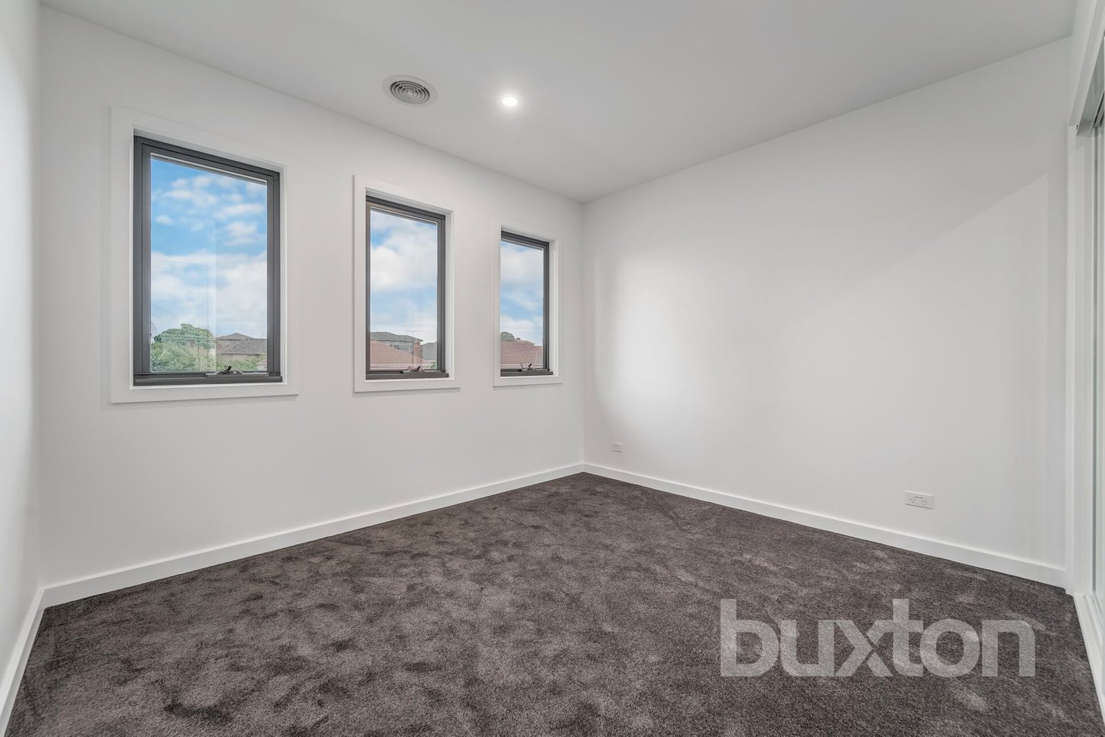 Gallery: 2/16 Coane Street
