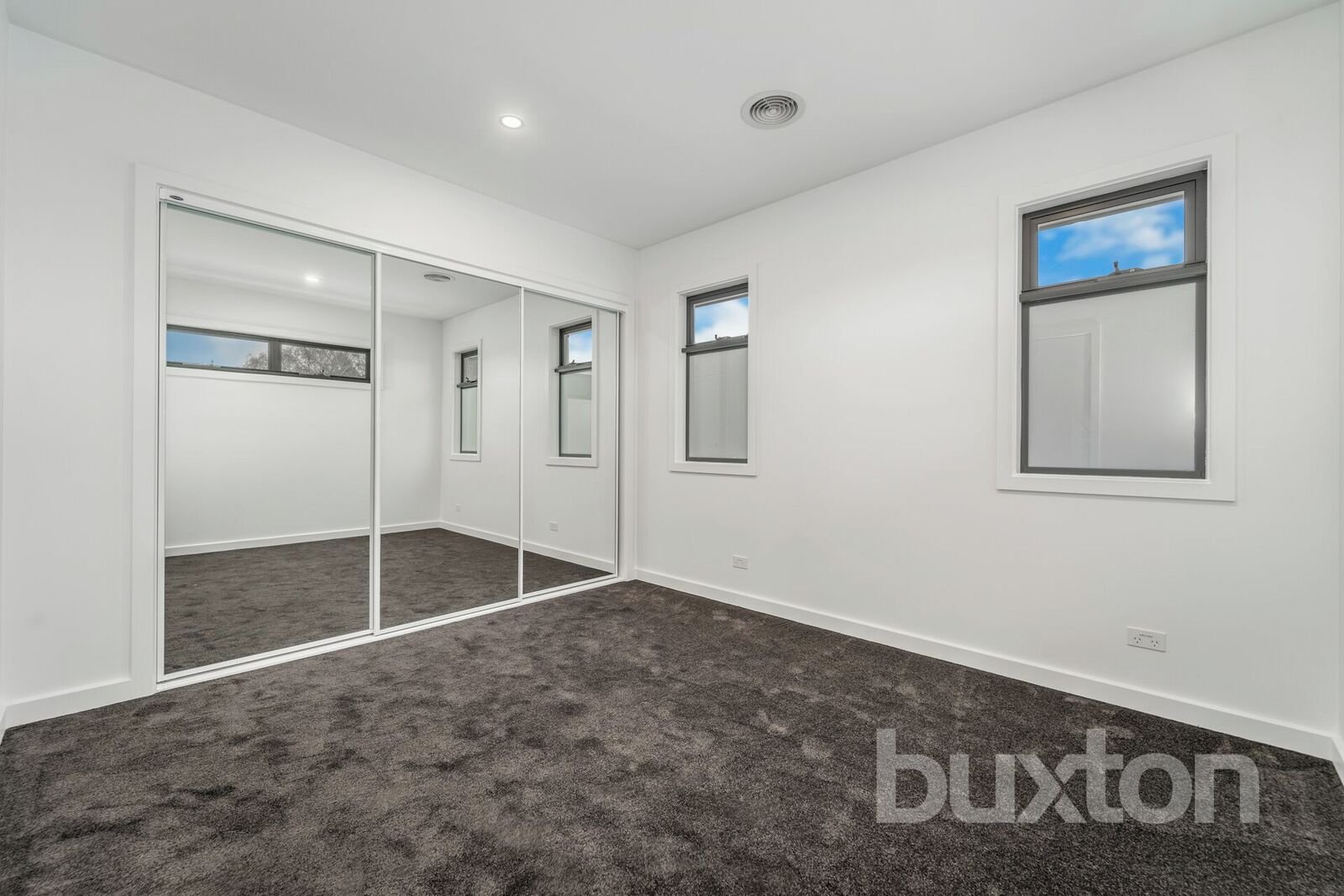 Gallery: 2/16 Coane Street