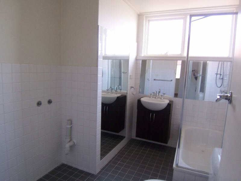 Real Estate and Property in 2/16 Coleridge Street, Elwood, VIC