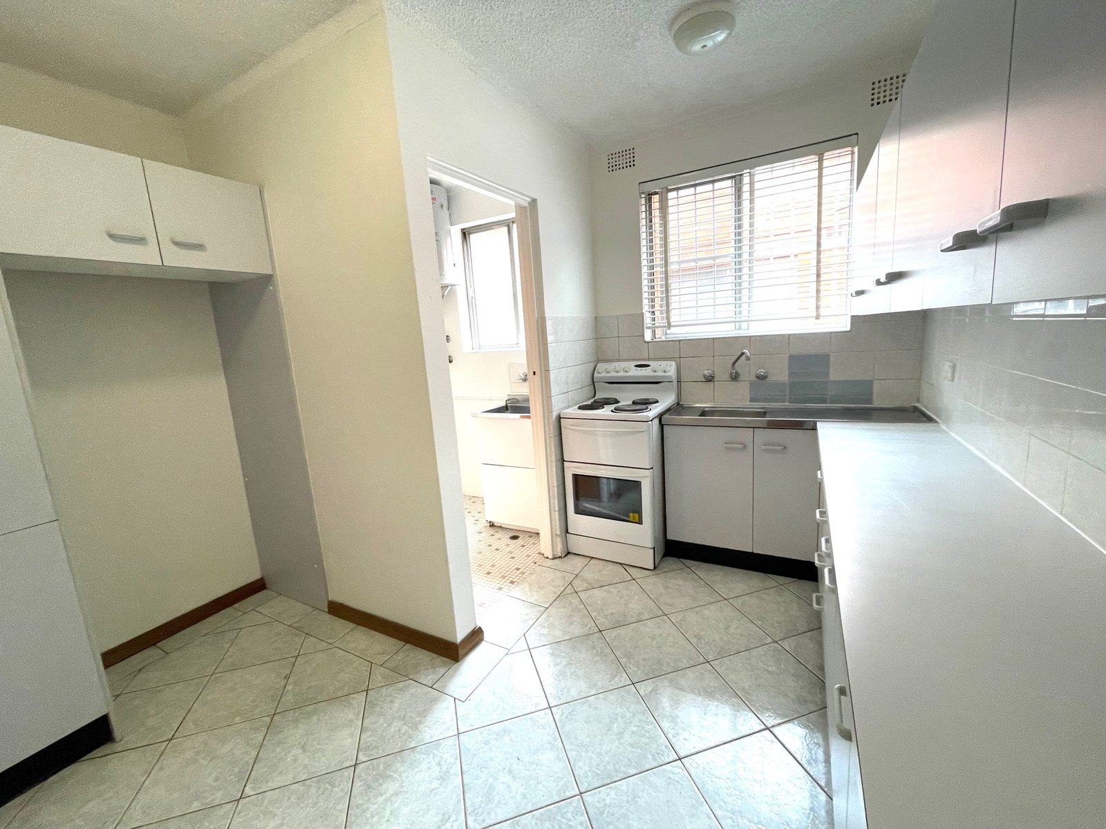2/16 Colin Street LAKEMBA 2