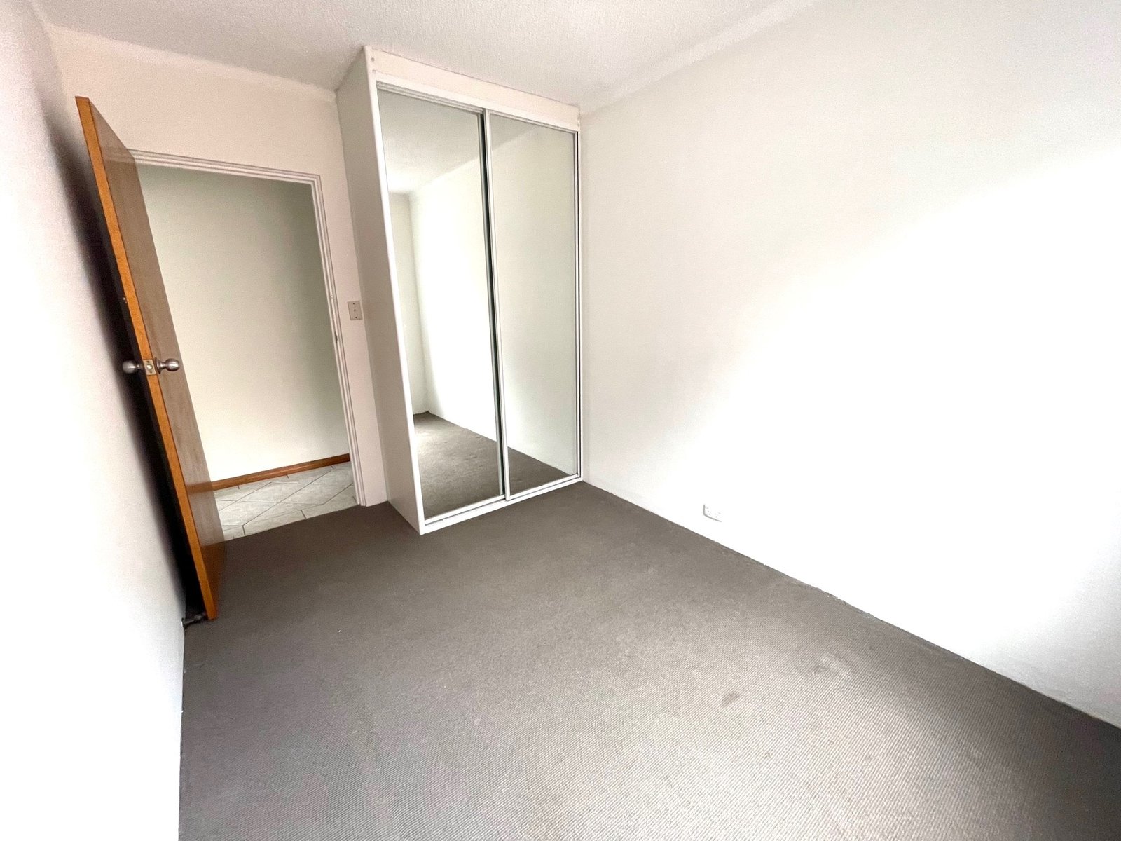 2/16 Colin Street LAKEMBA 4
