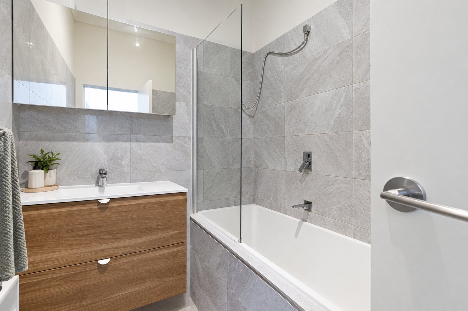 Gallery: 216 Dawson Street South