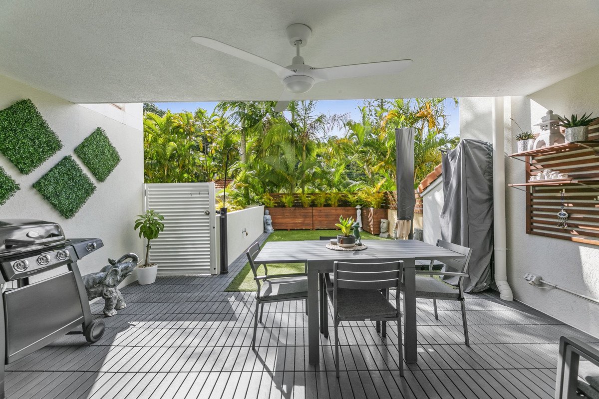 2/16 Djerral Avenue Burleigh Heads 9