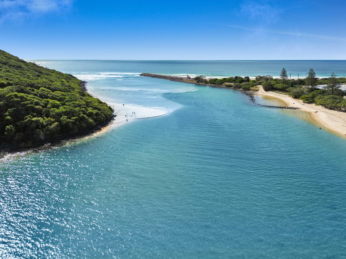 2/16 Djerral Avenue Burleigh Heads 18