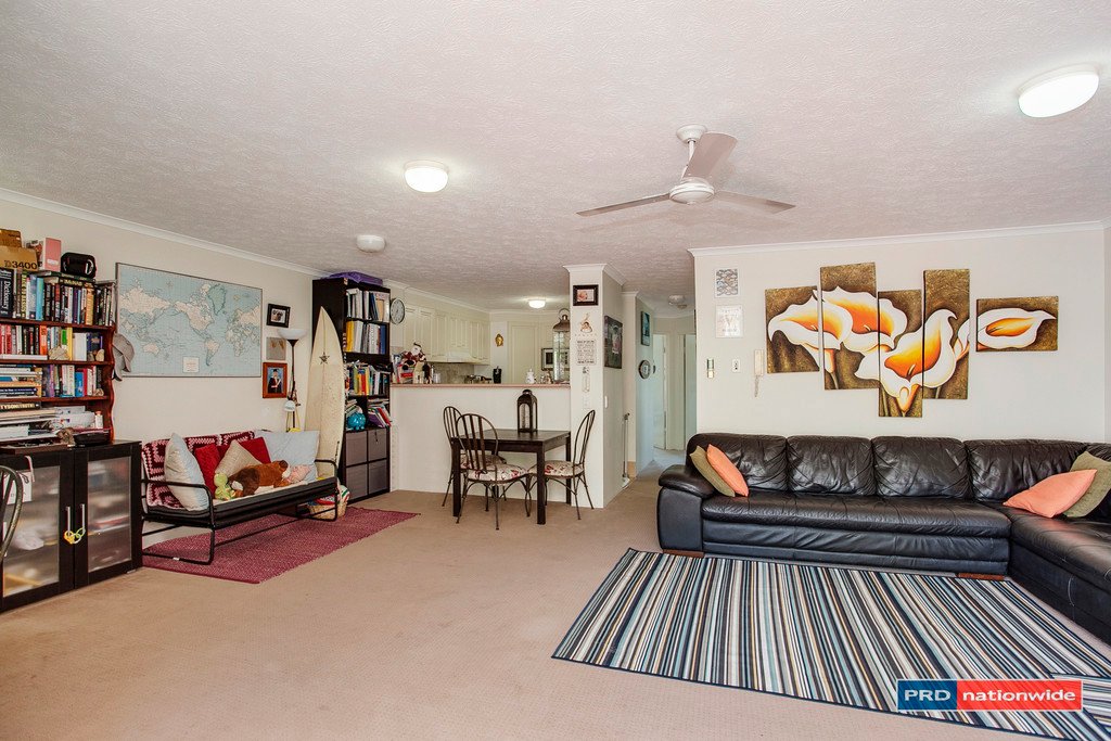 2/16 Djerral Avenue BURLEIGH HEADS 2