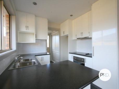 2/16 Dollery Court BRIGHTON 1