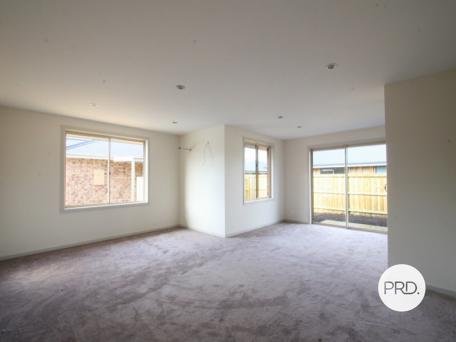 2/16 Dollery Court BRIGHTON 2