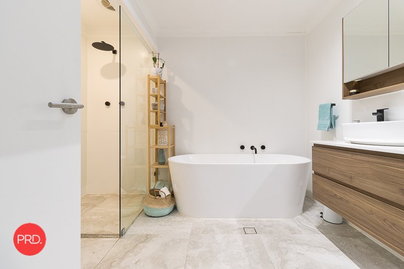 216 Douglas Close CARWOOLA 16