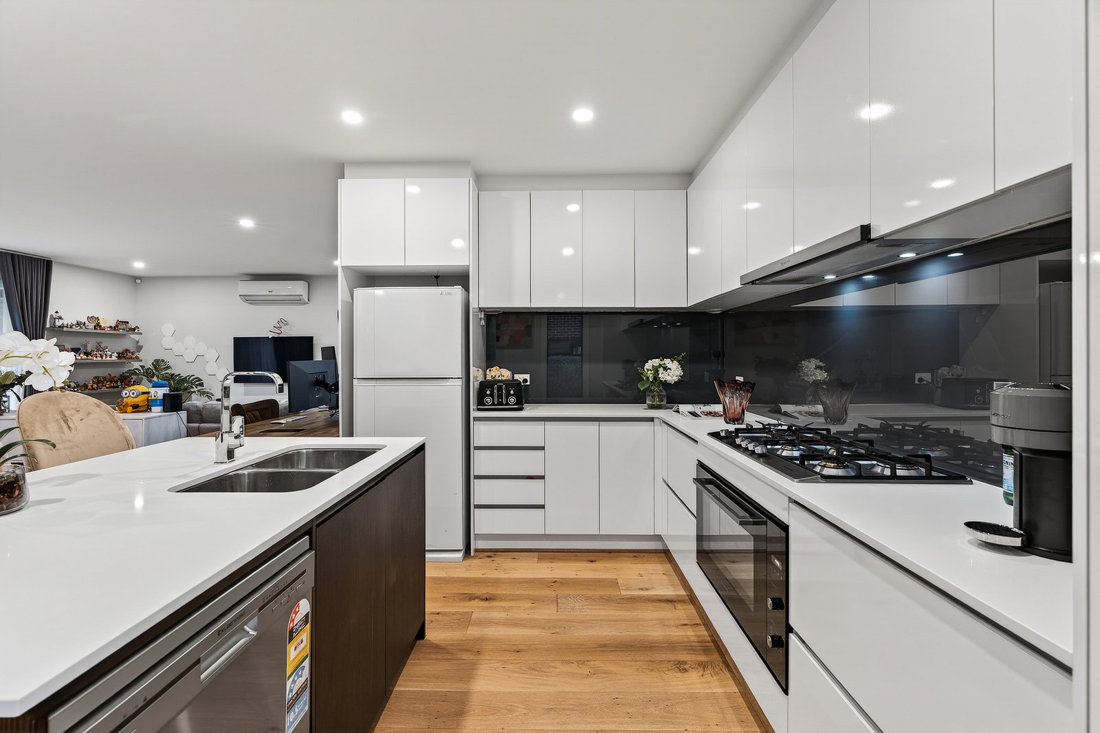 Gallery: 2/16 Edsall Street